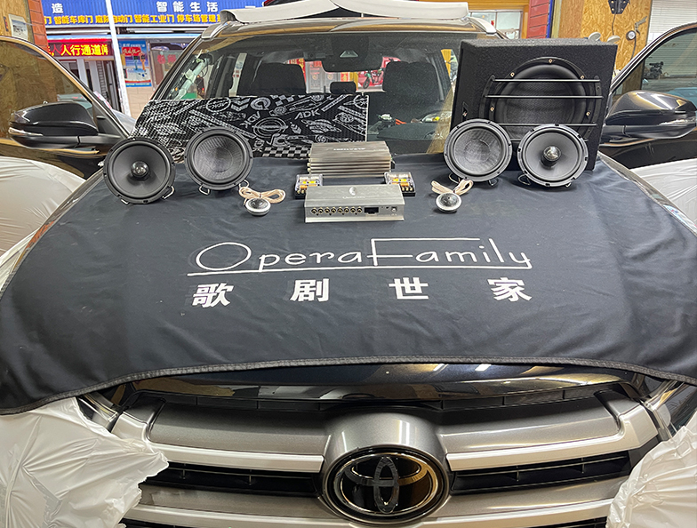 丰田汉兰达音响改装歌剧世...
