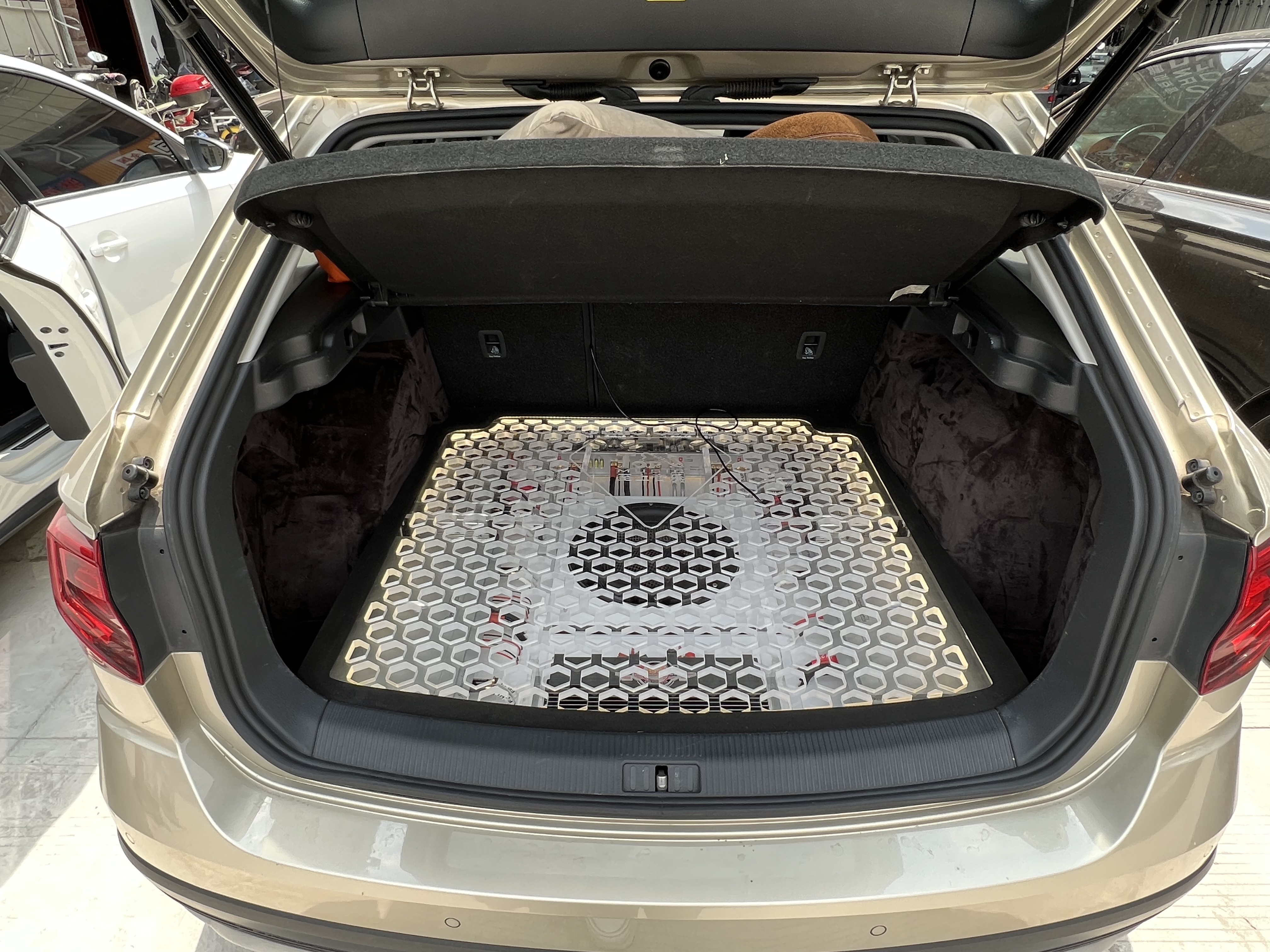 大众蔚领发烧级音响改装 ...