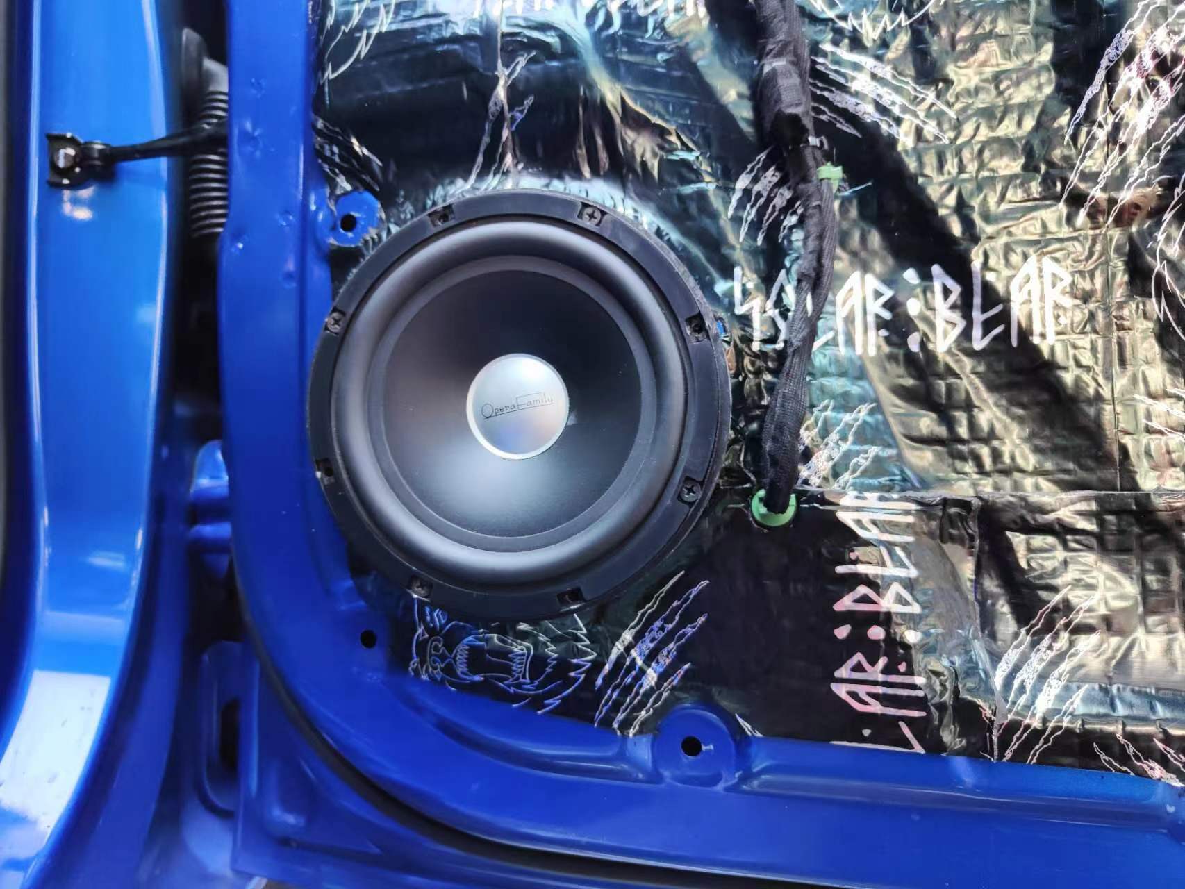 上汽大通皮卡改装歌剧世家...