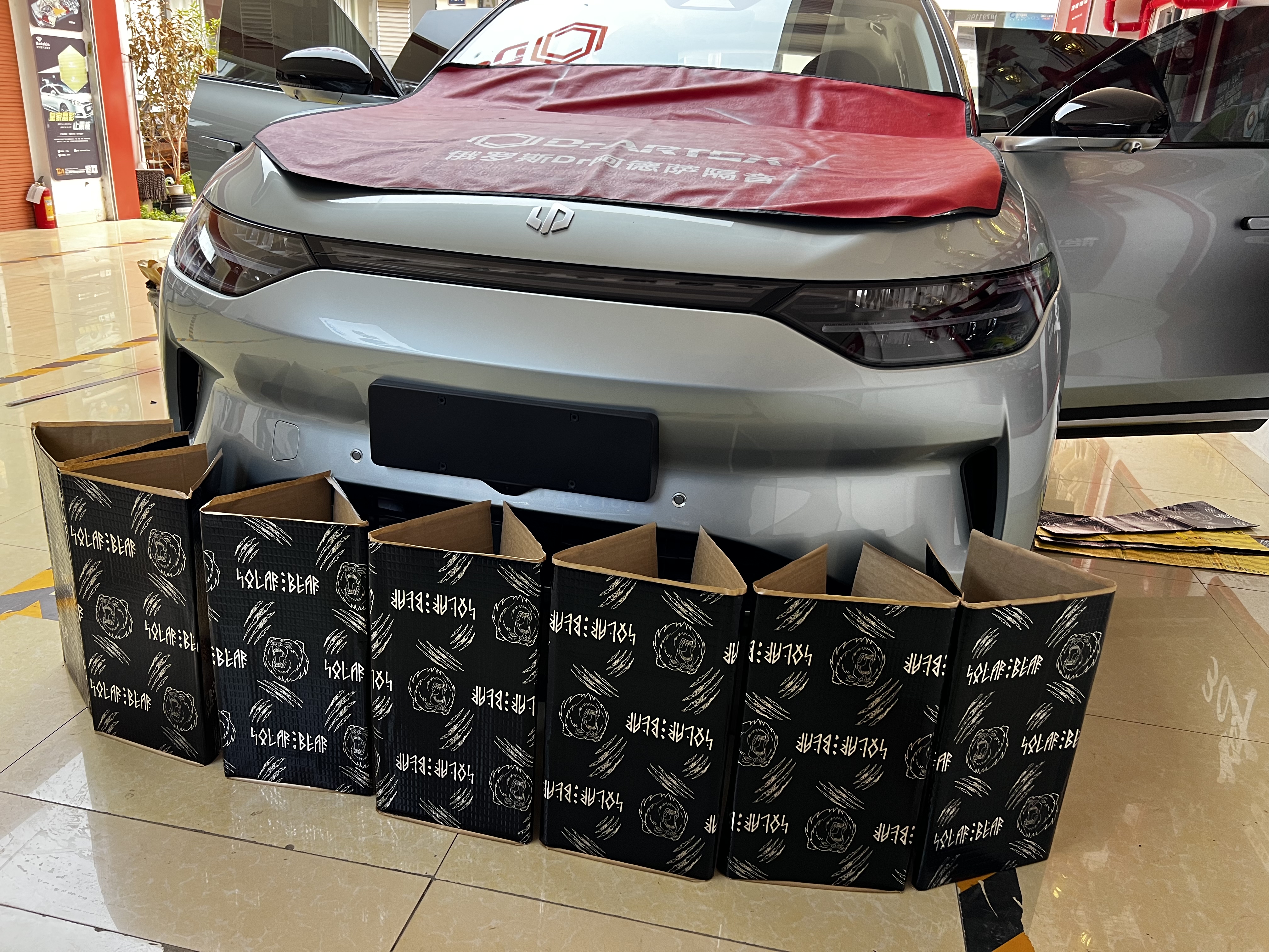 零跑车门隔音升级北冰熊，...