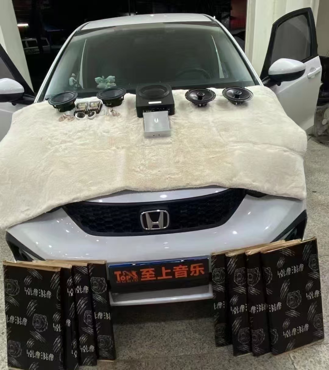 本田飞度音响升级，带来更好的驾驶音乐体验