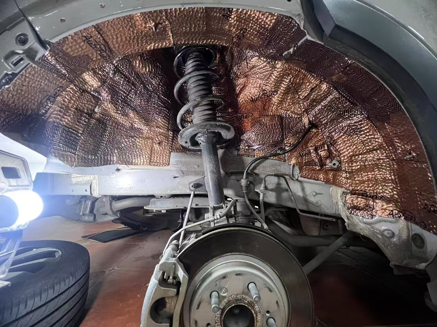 比亚迪宋DMI隔音升级，解决后尾箱“嗡嗡”声的困扰