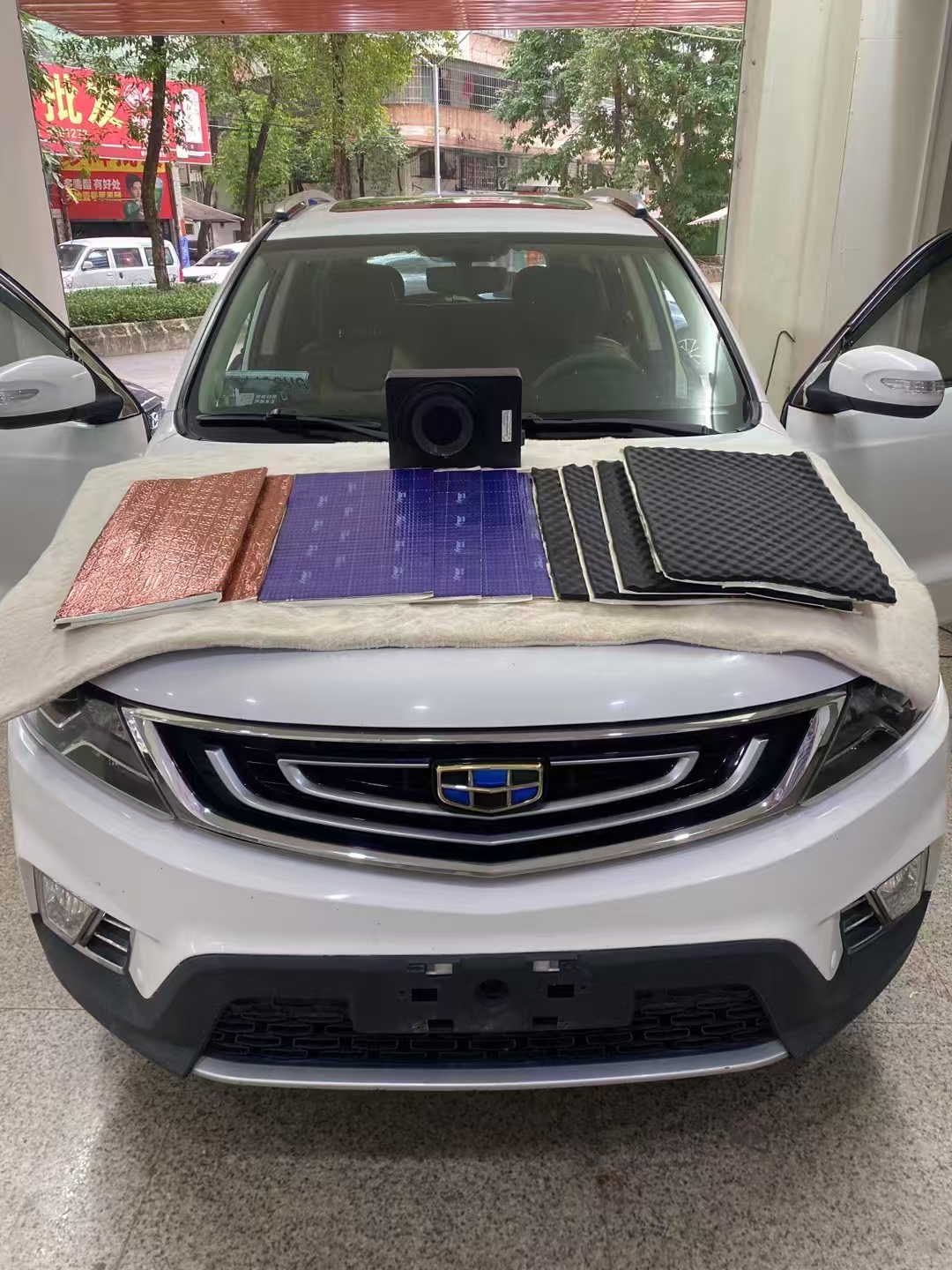 吉利远景四轮隔音，感受降...