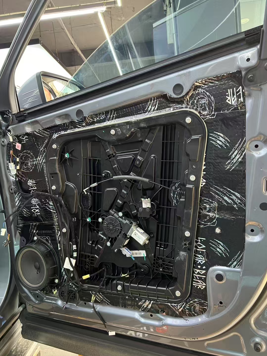 门板：北冰熊 (2).jpg