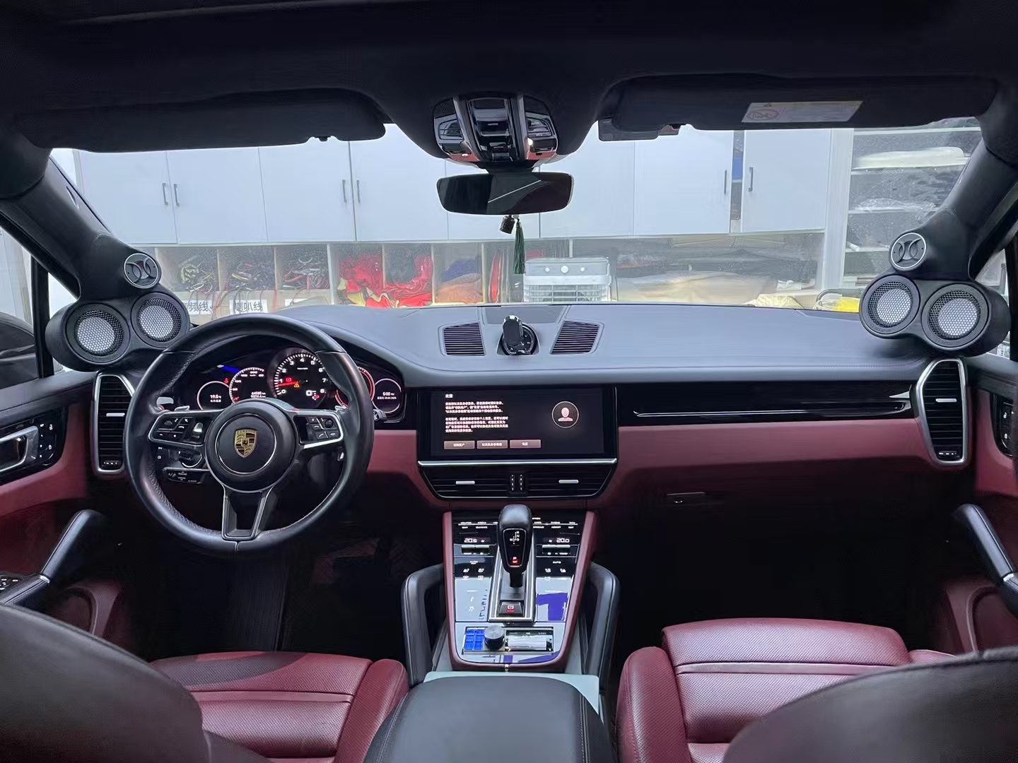 保时捷卡宴 艾卡顿 四分频.jpg