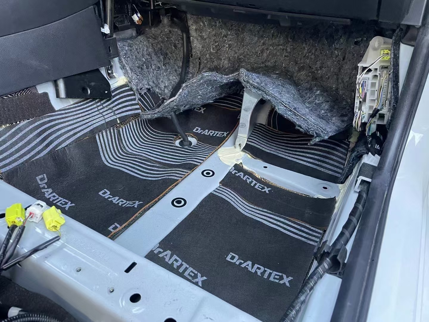 前脚踏位 VBB07隔音棉.jpg